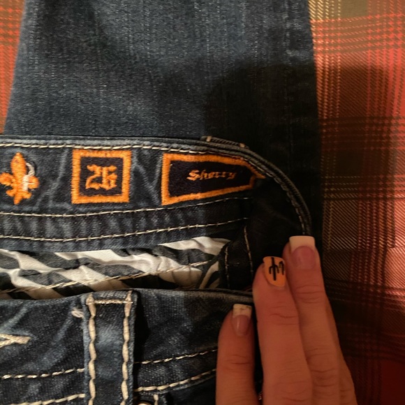 ⭐️ Rock Revival Jeans ⭐️ - Picture 2 of 3